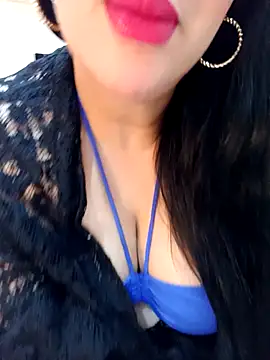 Snapshot of Queen_sousou chatting on November 2, 2025, 6:46 pm Queen sousou online show from November 2, 2025, 6:46 pm