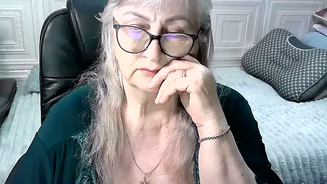 LolkaAlyss online show from April 22, 2026, 9:32 pm