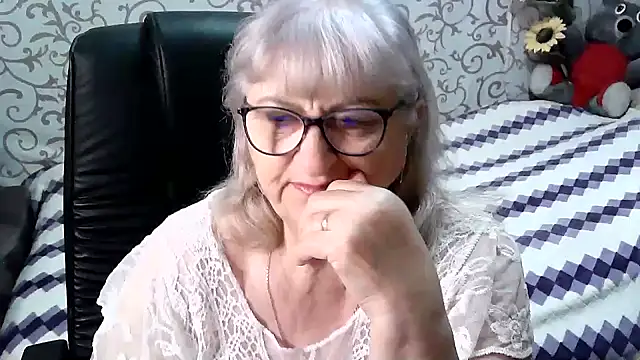 Snapshot of LolkaAlyss chatting on March 12, 2025, 6:43 pm LolkaAlyss online show from March 12, 2025, 6:43 pm