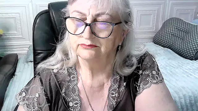 LolkaAlyss online show from April 19, 2026, 3:57 pm