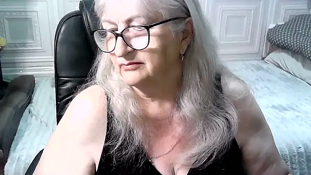 LolkaAlyss online show from May 10, 2026, 3:03 pm