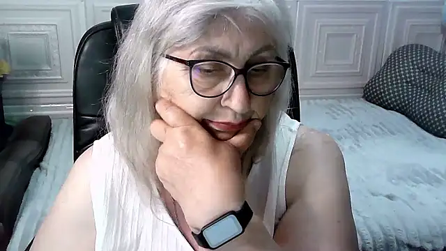 LolkaAlyss online show from May 13, 2026, 5:09 pm