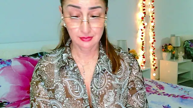 Snapshot of Tyana40 chatting on March 4, 2026, 2:08 am Tyana40 online show from March 4, 2026, 2:08 am