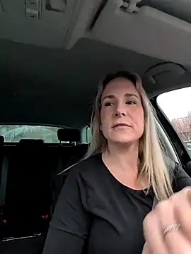 Snapshot of NaomiAndFriends chatting on February 24, 2026, 7:42 am NaomiAndFriends online show from February 24, 2026, 7:42 am