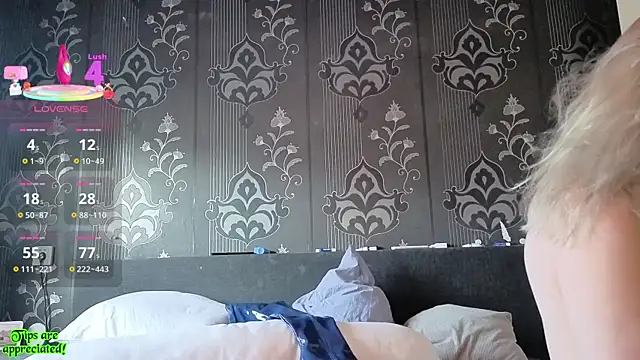 Snapshot of NaomiAndFriends chatting on January 16, 2026, 10:19 am NaomiAndFriends online show from January 16, 2026, 10:19 am