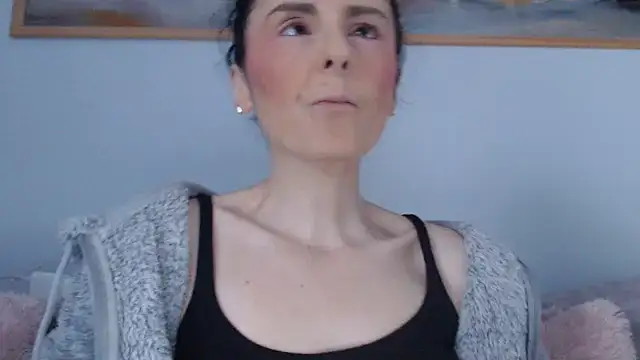 Snapshot of cleophee chatting on April 8, 2026, 6:04 am cleophee online show from April 8, 2026, 6:04 am