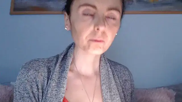 Snapshot of cleophee chatting on April 11, 2026, 5:37 am cleophee online show from April 11, 2026, 5:37 am