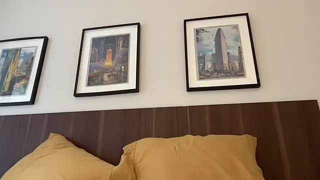 everybody loves pussy online show from October 30, 2025, 4:26 pm