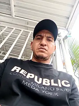 stivens dick1 online show from April 13, 2026, 8:46 pm