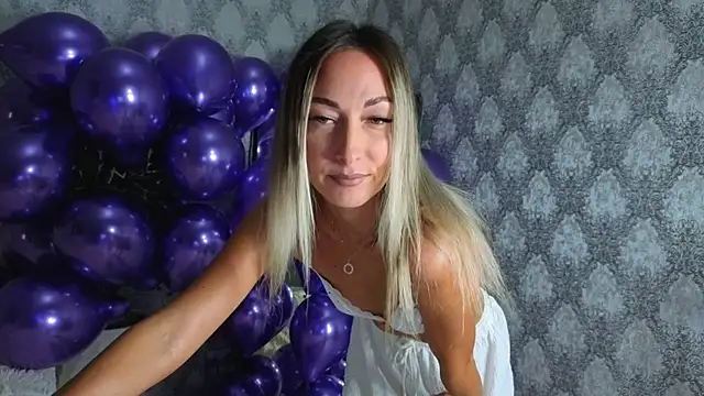 StarryHanna online show from October 2, 2025, 6:33 pm