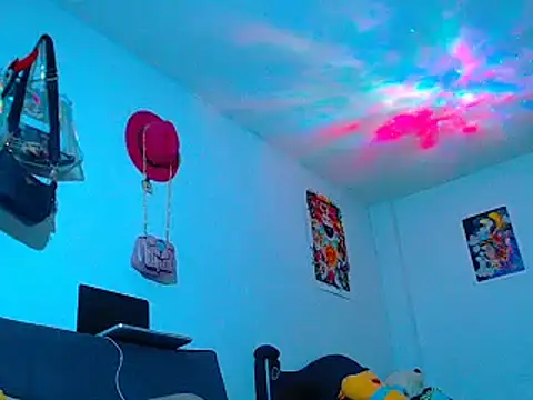 Snapshot of MARIANAWEED chatting on December 13, 2025, 8:04 pm MARIANAWEED online show from December 13, 2025, 8:04 pm