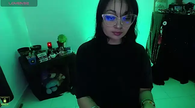 Snapshot of Alexa-Sweet69 chatting on December 18, 2024, 4:09 am Alexa-Sweet69 online show from December 18, 2024, 4:09 am