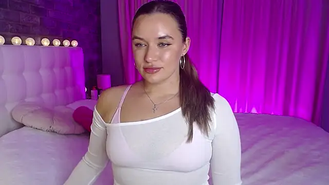 starrydoll online show from November 8, 2025, 6:11 pm