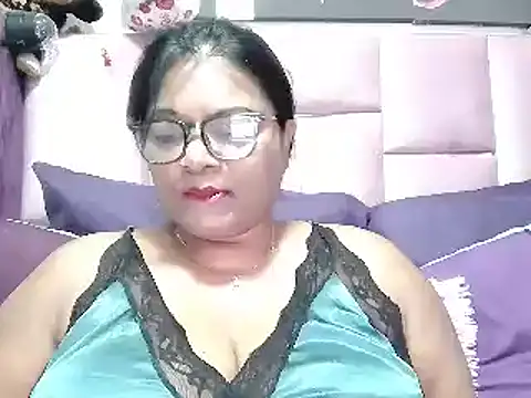 Snapshot of IndianDelia chatting on January 13, 2026, 2:59 am IndianDelia online show from January 13, 2026, 2:59 am