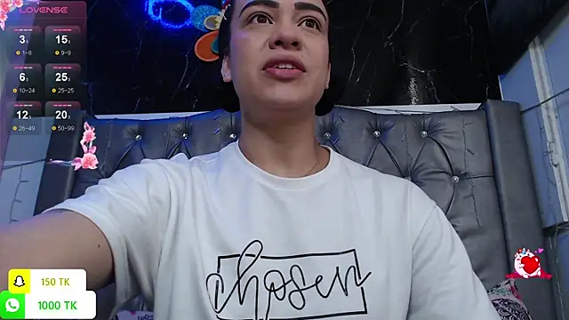 LAILAGUMMY online show from September 9, 2025, 1:09 pm