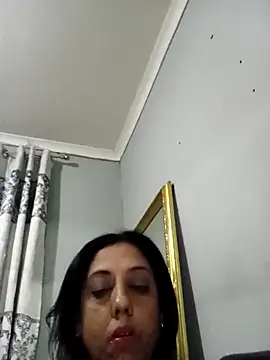 Snapshot of Mahi4luv chatting on October 12, 2025, 11:39 pm Mahi4luv online show from October 12, 2025, 11:39 pm