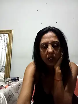 Mahi4luv online show from May 9, 2026, 11:52 pm