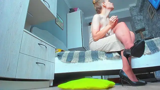 DUSSY PUSSY online show from September 11, 2025, 3:17 am