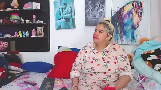 estrellita fugaz16x online show from March 6, 2025, 2:51 am