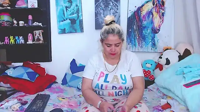 estrellita fugaz16x online show from March 7, 2025, 3:40 am