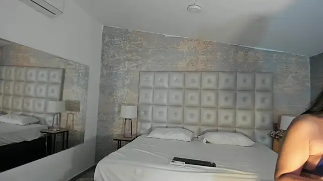 Snapshot of Maddysex_ chatting on March 19, 2026, 11:32 am Maddysex online show from March 19, 2026, 11:32 am