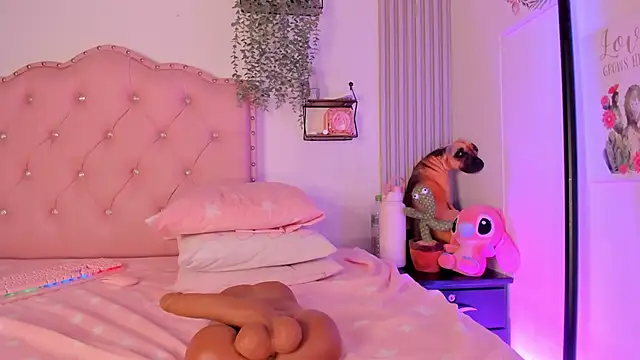 Snapshot of sweet_nicole_11 chatting on November 30, 2025, 8:37 am sweet nicole 11 online show from November 30, 2025, 8:37 am