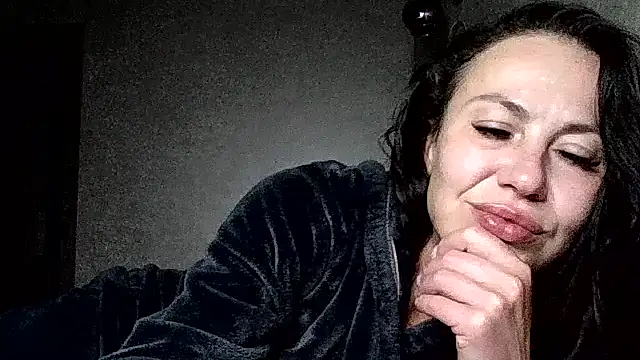 Snapshot of JulianaGold1 chatting on July 11, 2026, 10:54 pm JulianaGold1 online show from July 11, 2026, 10:54 pm