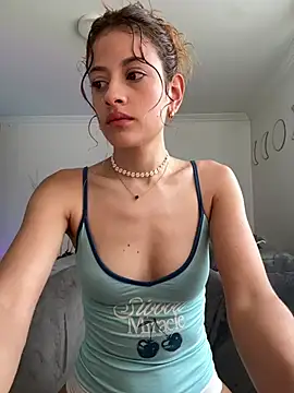 Snapshot of alana15 chatting on May 10, 2026, 1:25 pm alana15 online show from May 10, 2026, 1:25 pm