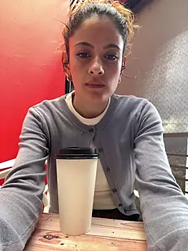 Snapshot of alana15 chatting on April 11, 2026, 9:29 pm alana15 online show from April 11, 2026, 9:29 pm