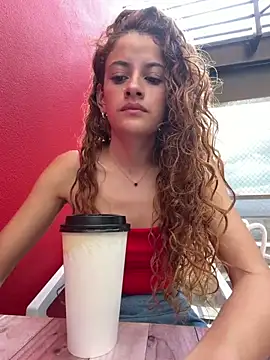Snapshot of alana15 chatting on May 6, 2026, 9:30 pm alana15 online show from May 6, 2026, 9:30 pm