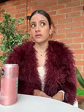 Snapshot of alana15 chatting on March 27, 2026, 9:49 pm alana15 online show from March 27, 2026, 9:49 pm