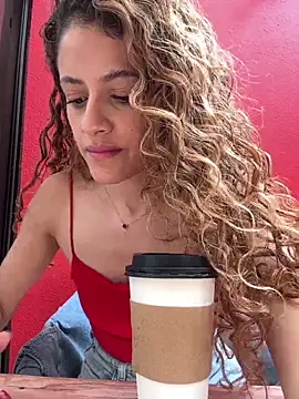 Snapshot of alana15 chatting on March 25, 2026, 7:24 pm alana15 online show from March 25, 2026, 7:24 pm