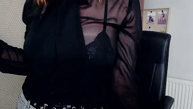 Snapshot of KayaMagic chatting on October 30, 2025, 6:05 pm KayaMagic online show from October 30, 2025, 6:05 pm