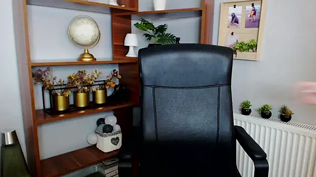 Snapshot of KayaMagic chatting on March 11, 2025, 5:13 pm KayaMagic online show from March 11, 2025, 5:13 pm