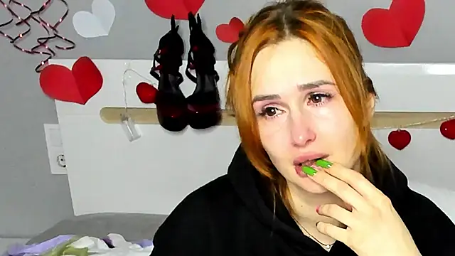 Snapshot of Red_Fairy_ chatting on February 9, 2025, 3:56 pm Red Fairy online show from February 9, 2025, 3:56 pm