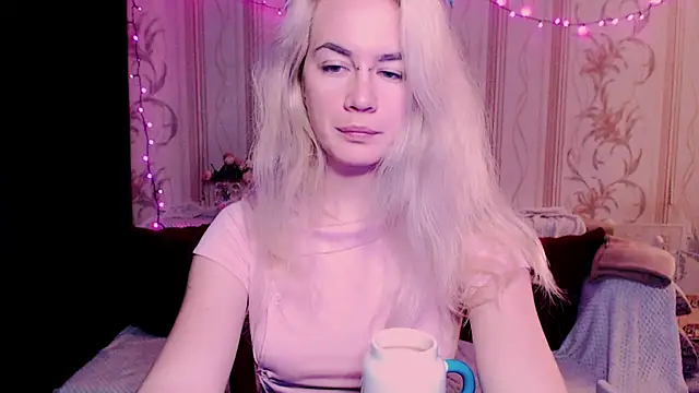 xxxcharismaaa online show from May 21, 2026, 5:38 am