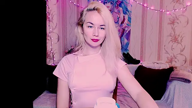 xxxcharismaaa online show from May 20, 2026, 4:53 am