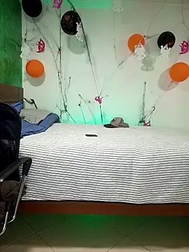 pinedasex777 online show from October 22, 2025, 5:07 am