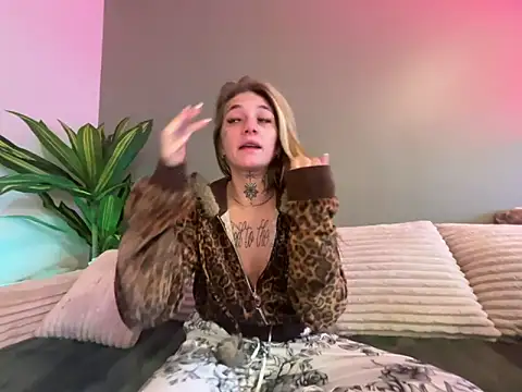 Snapshot of chloetease chatting on March 2, 2026, 3:41 pm chloetease online show from March 2, 2026, 3:41 pm