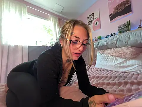 chloetease online show from July 15, 2026, 3:08 pm