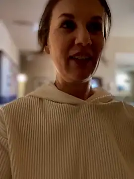 Snapshot of MaiseKnox chatting on March 7, 2026, 7:52 pm MaiseKnox online show from March 7, 2026, 7:52 pm