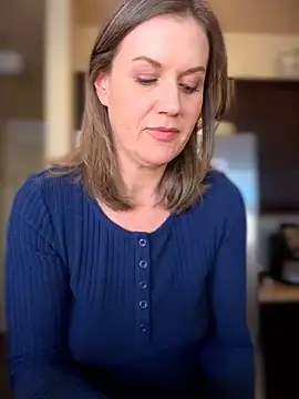 Snapshot of MaiseKnox chatting on March 6, 2026, 8:59 pm MaiseKnox online show from March 6, 2026, 8:59 pm