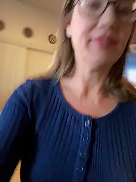 Snapshot of MaiseKnox chatting on March 12, 2026, 10:14 pm MaiseKnox online show from March 12, 2026, 10:14 pm