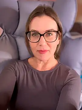 MaiseKnox online show from June 24, 2026, 10:18 pm