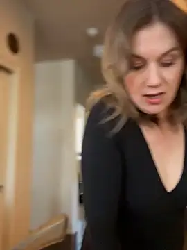 Snapshot of MaiseKnox chatting on April 4, 2026, 4:46 pm MaiseKnox online show from April 4, 2026, 4:46 pm