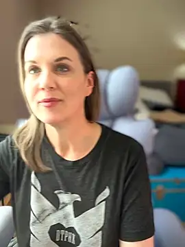 Snapshot of MaiseKnox chatting on April 12, 2026, 5:38 pm MaiseKnox online show from April 12, 2026, 5:38 pm