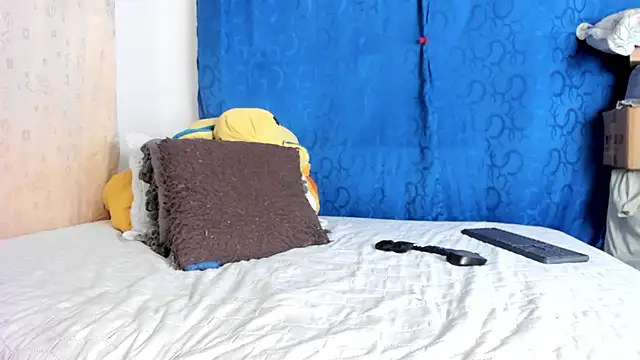 BlowMommy  online show from March 3, 2026, 12:28 am