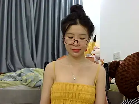 Snapshot of Cute_Ruby01 chatting on December 17, 2024, 2:22 pm Cute Ruby01 online show from December 17, 2024, 2:22 pm
