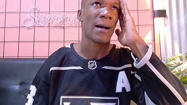 Snapshot of martin_killer chatting on March 14, 2026, 1:22 am martin killer online show from March 14, 2026, 1:22 am