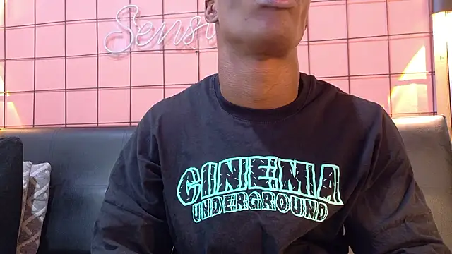 Snapshot of martin_killer chatting on March 21, 2026, 1:07 am martin killer online show from March 21, 2026, 1:07 am